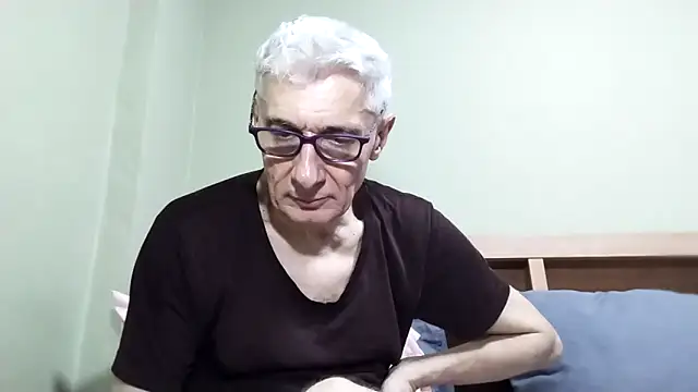 Snapshot of BIGUNCUTHARDCOCK chatting on October 10, 2025, 2:49 pm BIGUNCUTHARDCOCK online show from October 10, 2025, 2:49 pm