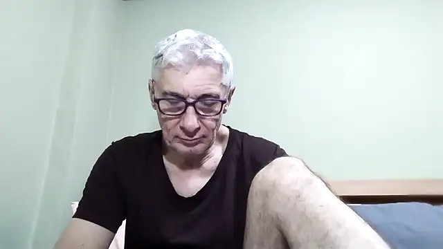 Snapshot of BIGUNCUTHARDCOCK chatting on October 14, 2025, 2:12 am BIGUNCUTHARDCOCK online show from October 14, 2025, 2:12 am