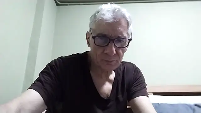 Snapshot of BIGUNCUTHARDCOCK chatting on October 16, 2025, 2:40 pm BIGUNCUTHARDCOCK online show from October 16, 2025, 2:40 pm