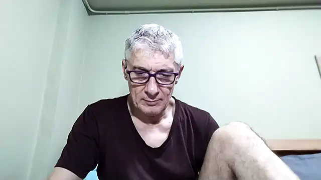Snapshot of BIGUNCUTHARDCOCK chatting on October 19, 2025, 1:17 am BIGUNCUTHARDCOCK online show from October 19, 2025, 1:17 am