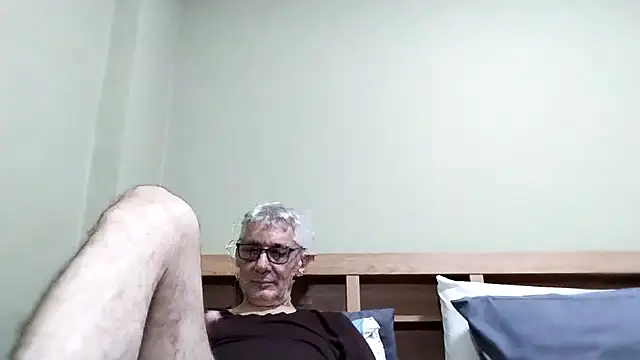 Snapshot of BIGUNCUTHARDCOCK chatting on October 19, 2025, 1:23 pm BIGUNCUTHARDCOCK online show from October 19, 2025, 1:23 pm