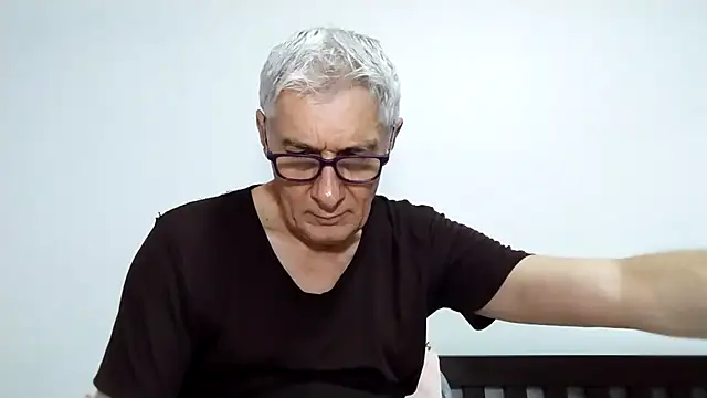 BIGUNCUTHARDCOCK online show from April 6, 2026, 2:20 am