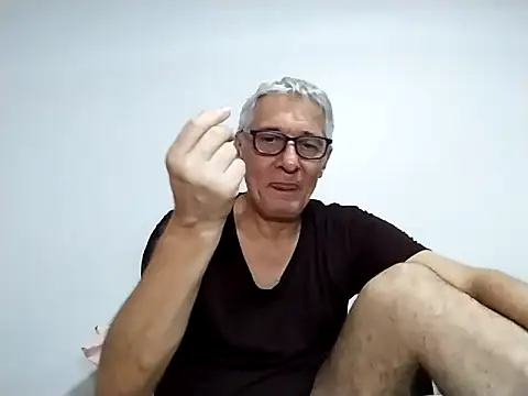 BIGUNCUTHARDCOCK online show from April 9, 2026, 3:06 am