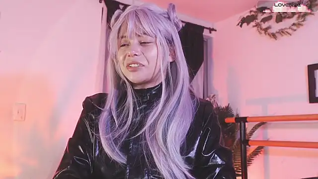 loIijanne online show from December 13, 2024, 2:43 am