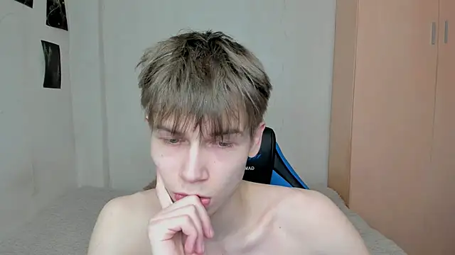 Makentoshi  online show from March 7, 2025, 4:46 am