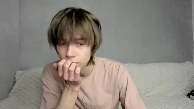 Makentoshi  online show from November 21, 2025, 12:21 am