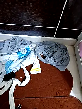 modelturanist27 online show from April 24, 2026, 10:34 pm