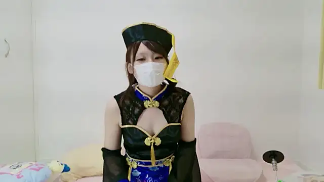 hi---chan- online show from October 31, 2025, 1:45 pm