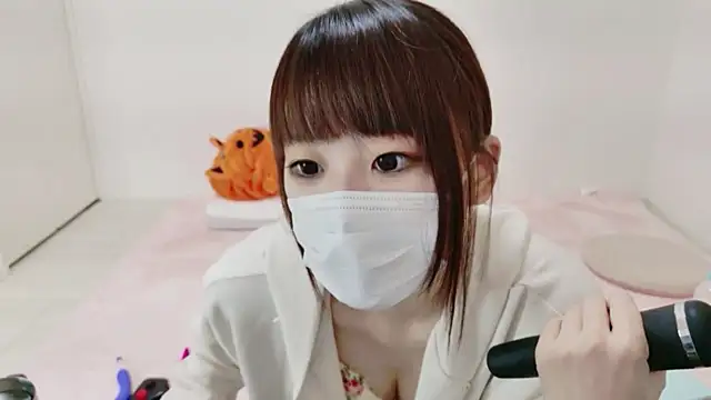 hi---chan- online show from November 15, 2025, 8:38 pm