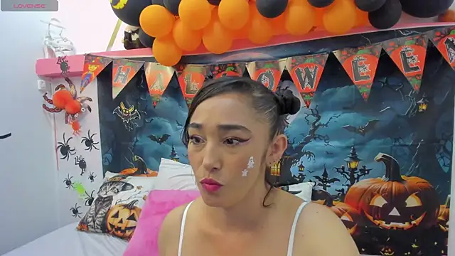 charlotte-11 online show from October 10, 2025, 3:55 pm