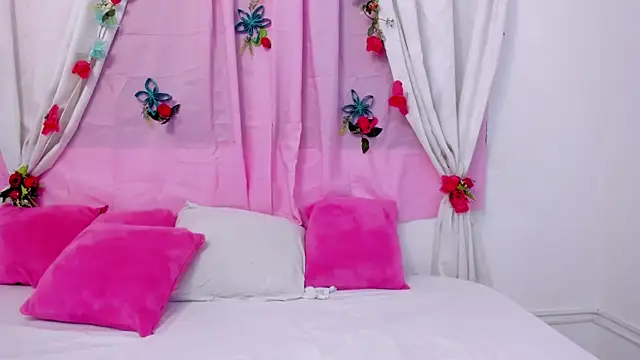 charlotte-11 online show from April 4, 2026, 3:53 pm