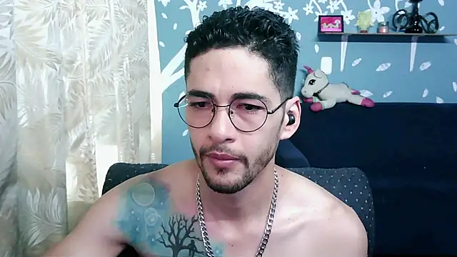 Snapshot of ponzothc chatting on November 17, 2025, 9:31 pm ponzothc online show from November 17, 2025, 9:31 pm