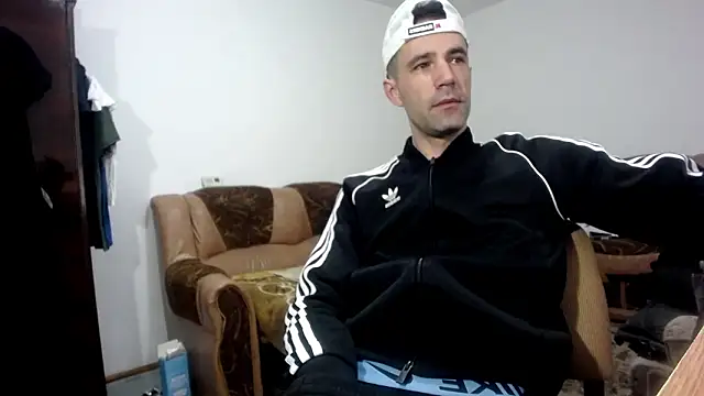 I like older menn online show from February 16, 2026, 6:09 am