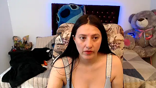 Snapshot of Lorenahot_06 chatting on April 22, 2026, 6:20 pm Lorenahot 06 online show from April 22, 2026, 6:20 pm