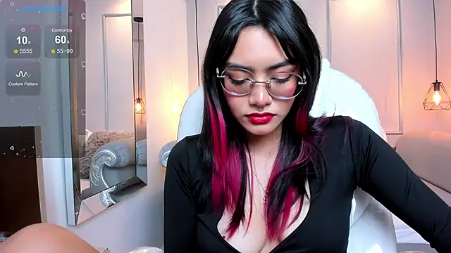 AzuraKindong online show from February 12, 2025, 10:15 pm