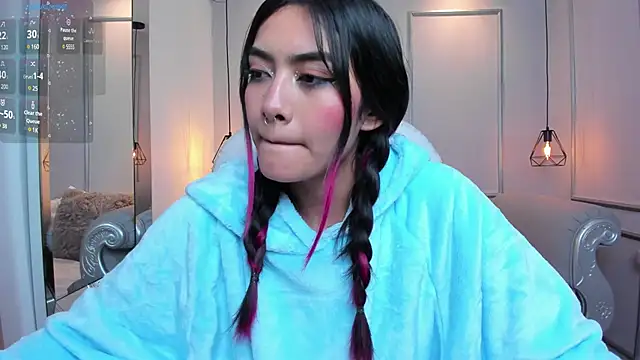 AzuraKindong online show from March 10, 2025, 10:24 pm