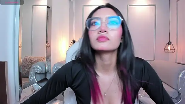 AzuraKindong online show from September 23, 2025, 7:17 pm