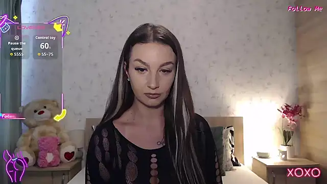 Snapshot of SecretSienna chatting on October 15, 2025, 12:27 pm SecretSienna online show from October 15, 2025, 12:27 pm