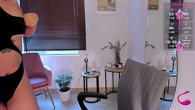 ameliegraham online show from September 17, 2025, 7:48 pm