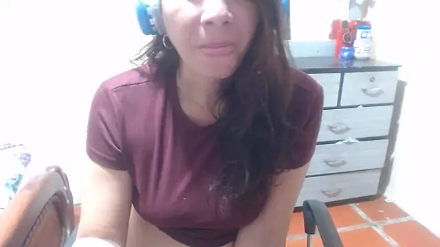 Snapshot of Ainhoa-hot chatting on May 10, 2026, 5:23 am Ainhoa-hot online show from May 10, 2026, 5:23 am