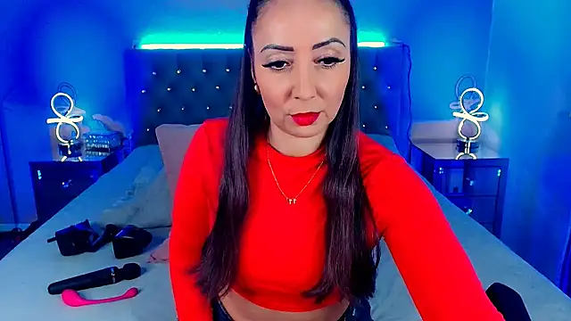 LeeTizia online show from February 13, 2026, 5:42 pm