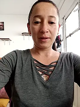 emilypoppy3 online show from January 8, 2026, 8:33 pm