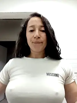 Snapshot of emilypoppy3 chatting on April 25, 2026, 2:03 am emilypoppy3 online show from April 25, 2026, 2:03 am