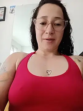 Snapshot of emilypoppy3 chatting on May 24, 2026, 12:43 pm emilypoppy3 online show from May 24, 2026, 12:43 pm