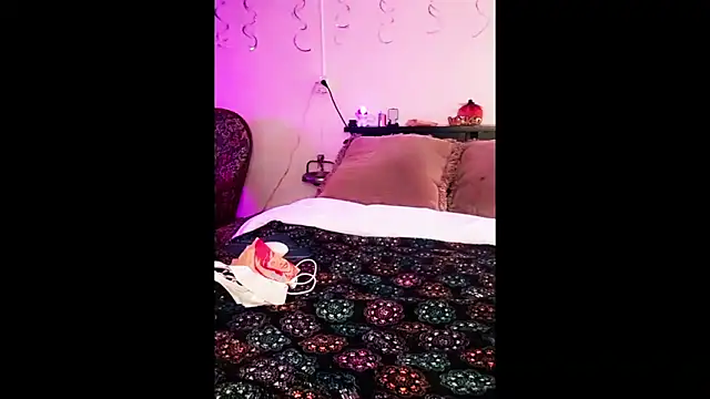 Snapshot of samone9 chatting on October 25, 2025, 7:52 pm samone9 online show from October 25, 2025, 7:52 pm