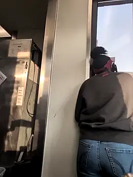 Snapshot of samone9 chatting on February 5, 2026, 2:11 pm samone9 online show from February 5, 2026, 2:11 pm