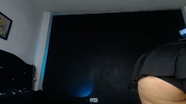 curvy cutie online show from April 12, 2026, 4:34 pm