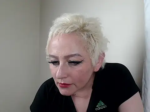 FRANCHEZKA online show from April 1, 2026, 4:02 am