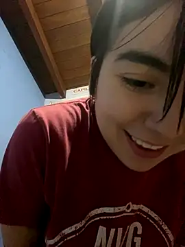 Snapshot of abrilwilliam_ chatting on December 3, 2024, 12:35 am abrilwilliam online show from December 3, 2024, 12:35 am
