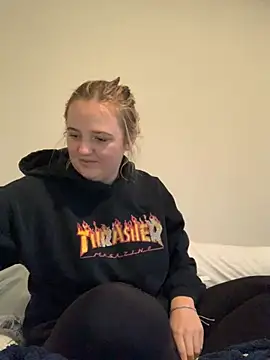 Snapshot of cammy2 chatting on December 26, 2024, 10:20 pm cammy2 online show from December 26, 2024, 10:20 pm