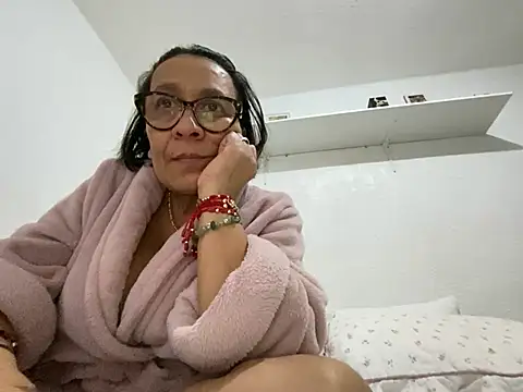 Snapshot of sweeviolet chatting on February 23, 2026, 4:37 pm sweeviolet online show from February 23, 2026, 4:37 pm