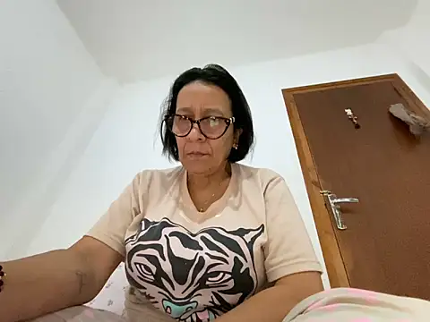 sweeviolet online show from April 2, 2026, 7:17 am