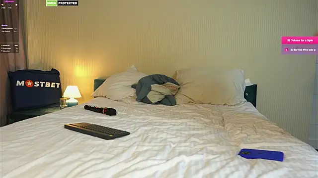 Snapshot of friendsurdreams chatting on December 21, 2024, 9:25 pm friendsurdreams online show from December 21, 2024, 9:25 pm