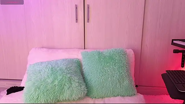 Snapshot of Yues050600 chatting on December 21, 2024, 12:31 am Yues050600 online show from December 21, 2024, 12:31 am