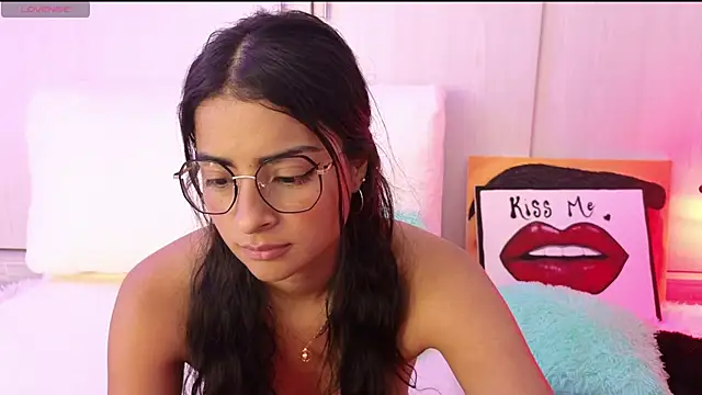 Snapshot of Yues050600 chatting on January 17, 2025, 3:23 am Yues050600 online show from January 17, 2025, 3:23 am