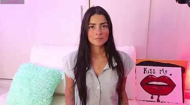 Snapshot of Yues050600 chatting on January 23, 2025, 12:35 am Yues050600 online show from January 23, 2025, 12:35 am