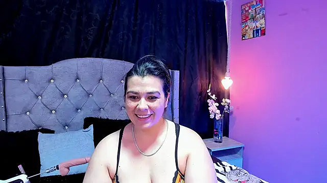 martina foxy  online show from February 26, 2025, 12:03 pm