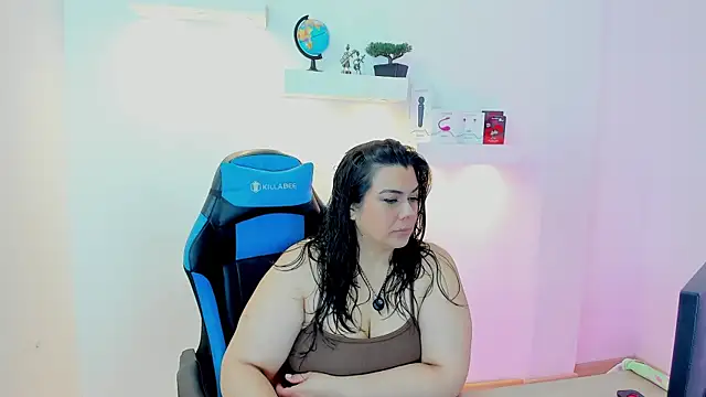 martina foxy  online show from March 28, 2026, 11:43 am