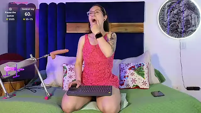 Andromeda-jade online show from February 3, 2026, 3:37 am