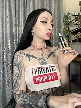 Molly  Moon online show from February 3, 2026, 6:22 am