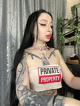 Molly  Moon online show from February 4, 2026, 2:28 am