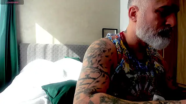 BlowMyXXL online show from March 7, 2025, 8:02 am