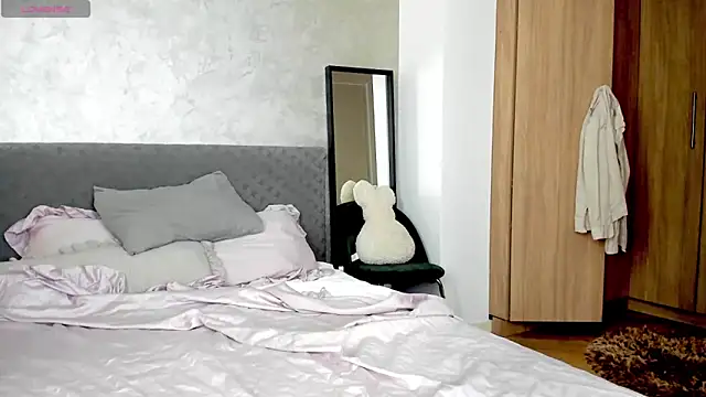 BlowMyXXL online show from September 24, 2025, 7:55 am