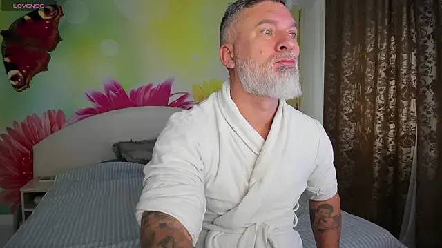 BlowMyXXL online show from December 18, 2025, 6:52 am