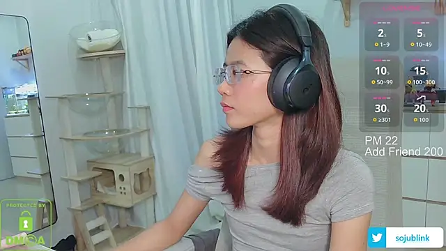 littlemiilk online show from December 15, 2025, 7:45 am