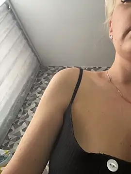 Snapshot of MerlinDave chatting on April 3, 2026, 1:03 am MerlinDave online show from April 3, 2026, 1:03 am